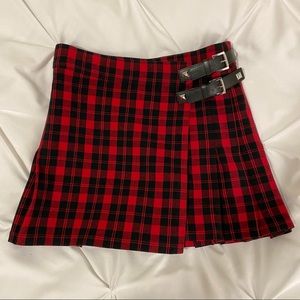 michael kors red and black plaid buckle pleated skirt